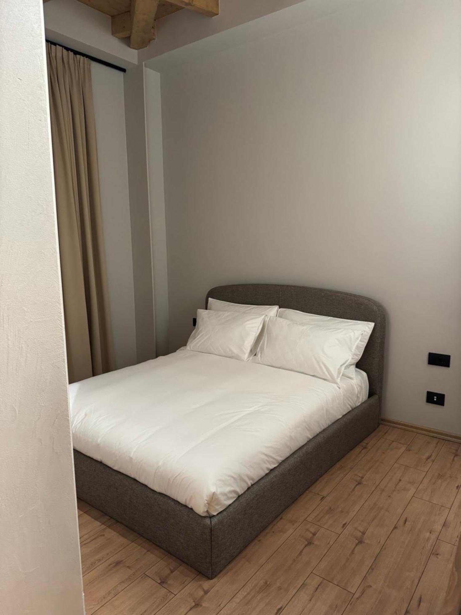 טיראנה Faces & Places Boutique Hotel מראה חיצוני תמונה