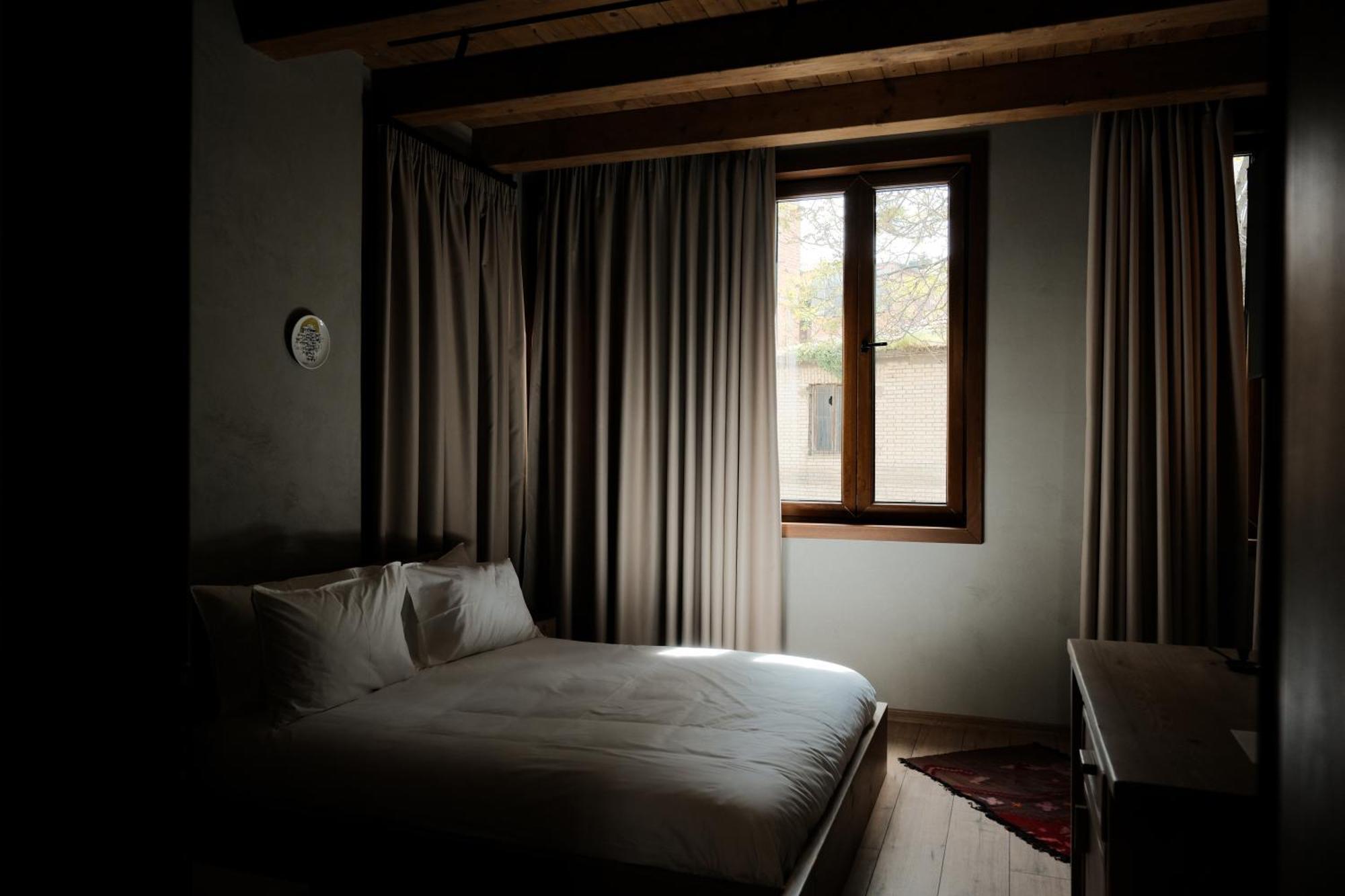 טיראנה Faces & Places Boutique Hotel מראה חיצוני תמונה