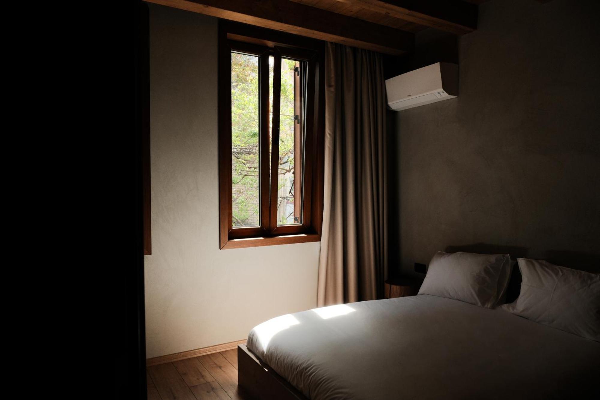 טיראנה Faces & Places Boutique Hotel מראה חיצוני תמונה