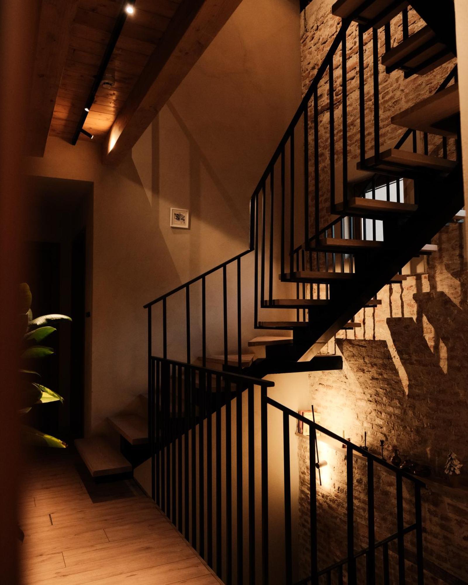 טיראנה Faces & Places Boutique Hotel מראה חיצוני תמונה